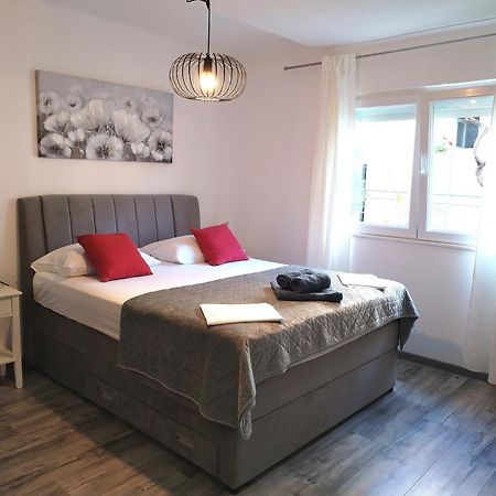 Family Friendly Apartments With A Swimming Pool Supetarska Draga - Donja, Rab - 2019 Экстерьер фото