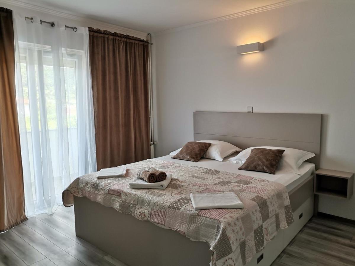 Family Friendly Apartments With A Swimming Pool Supetarska Draga - Donja, Rab - 2019 Экстерьер фото