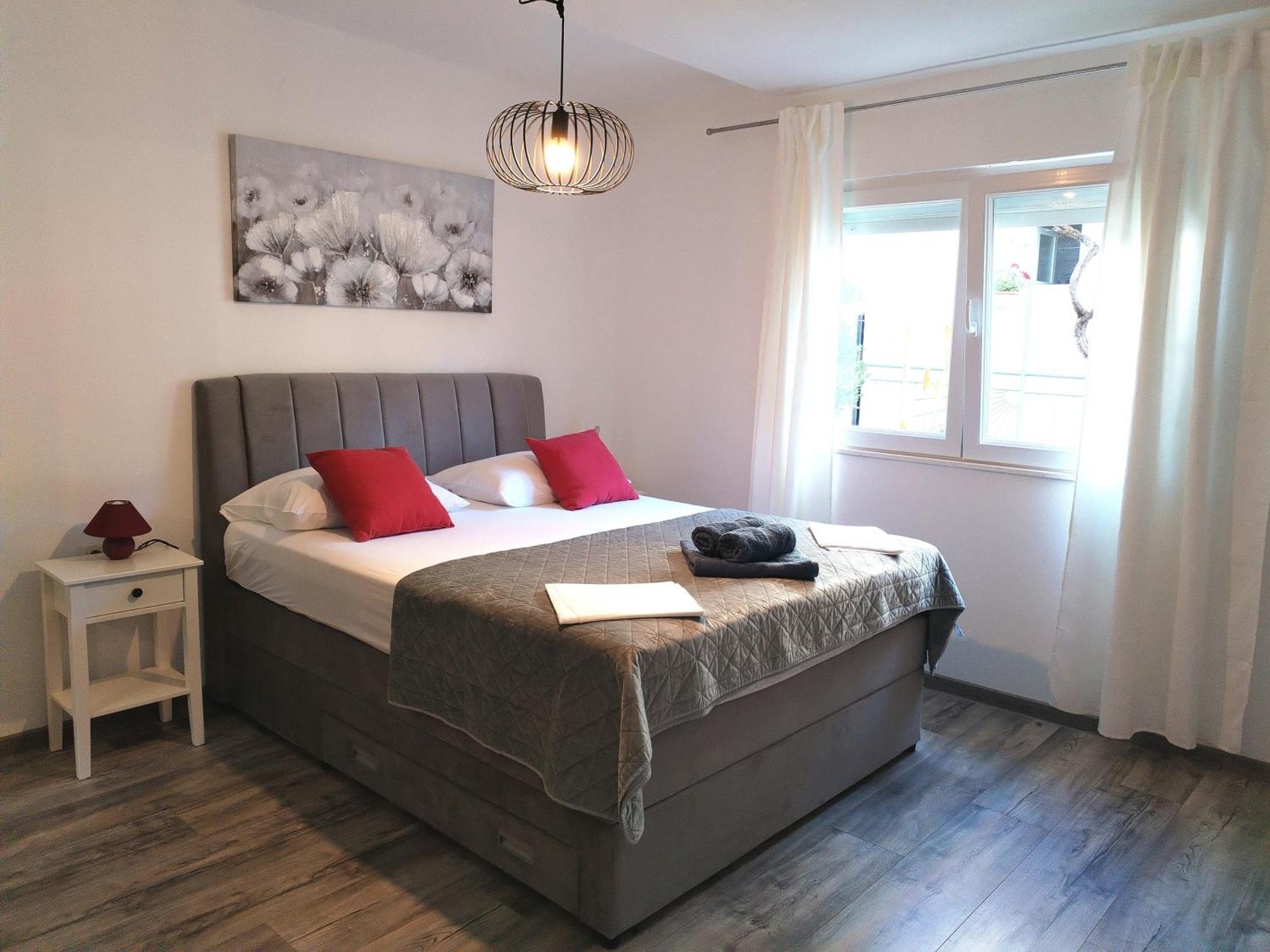 Family Friendly Apartments With A Swimming Pool Supetarska Draga - Donja, Rab - 2019 Экстерьер фото
